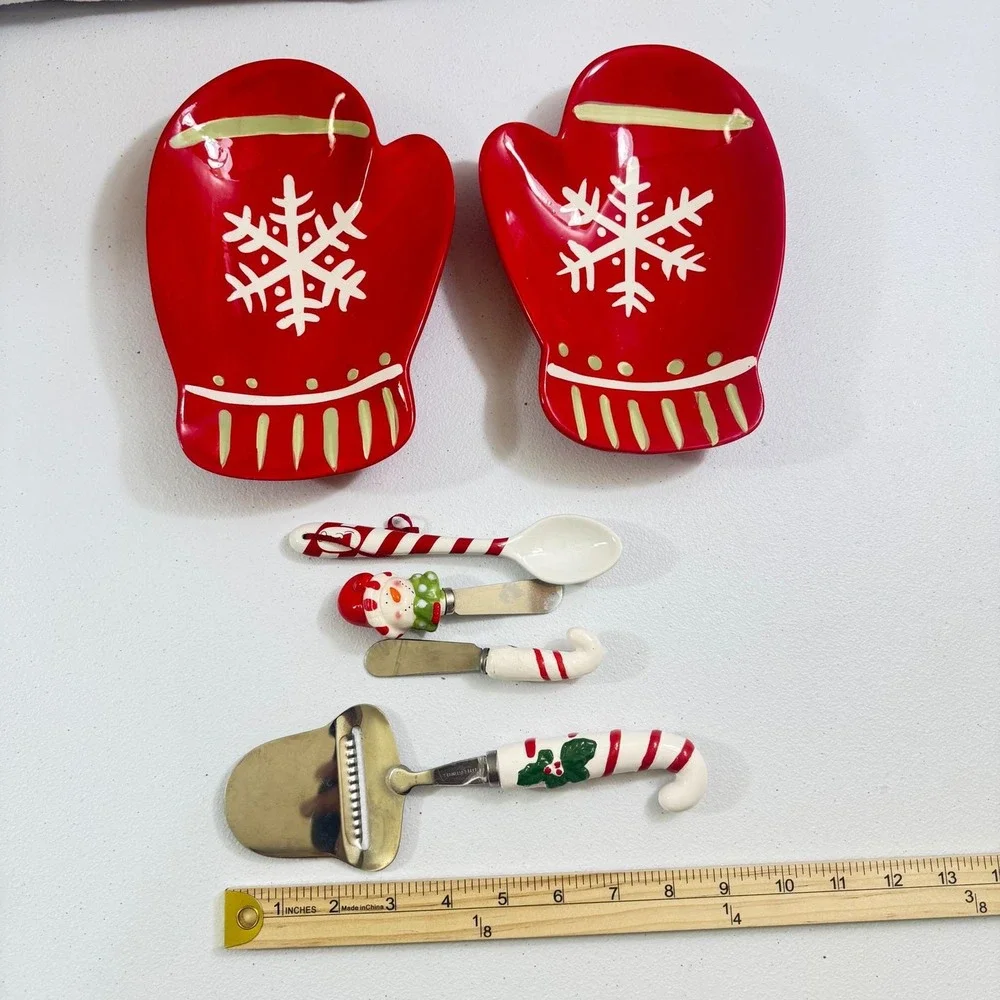 VTG Christmas Mitten Plates and Cheese Slicer Spreader Set 6pc Red White holiday